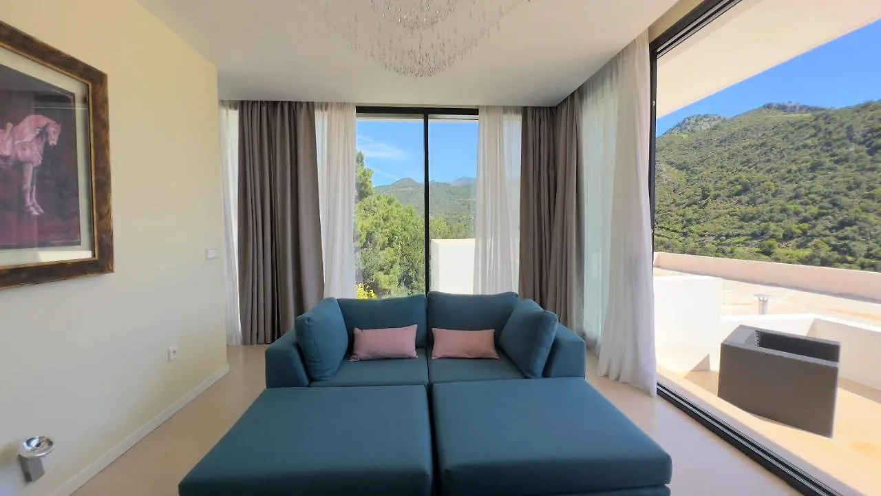 Villa Azahar, Benahavis Marbella 0*,  España